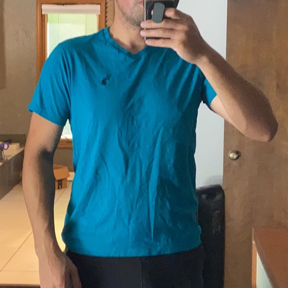 Men’s Small V-neck - Picture 7 of 7